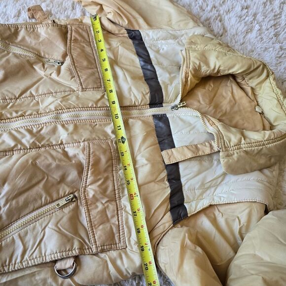 Womens Beige Quilted Jacket Vest Retro Size Medium  Vintage - Picture 5 of 11